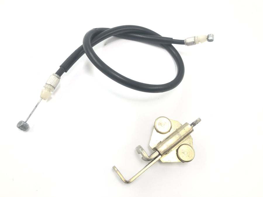 Yamaha YZF R1 RN01 [1998] - Seat rope train with locking mechanism