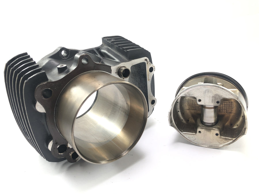 Kawasaki VN 1500 Classic VNT50D [2001] - cylinder Kit cylinder with pistons at the back