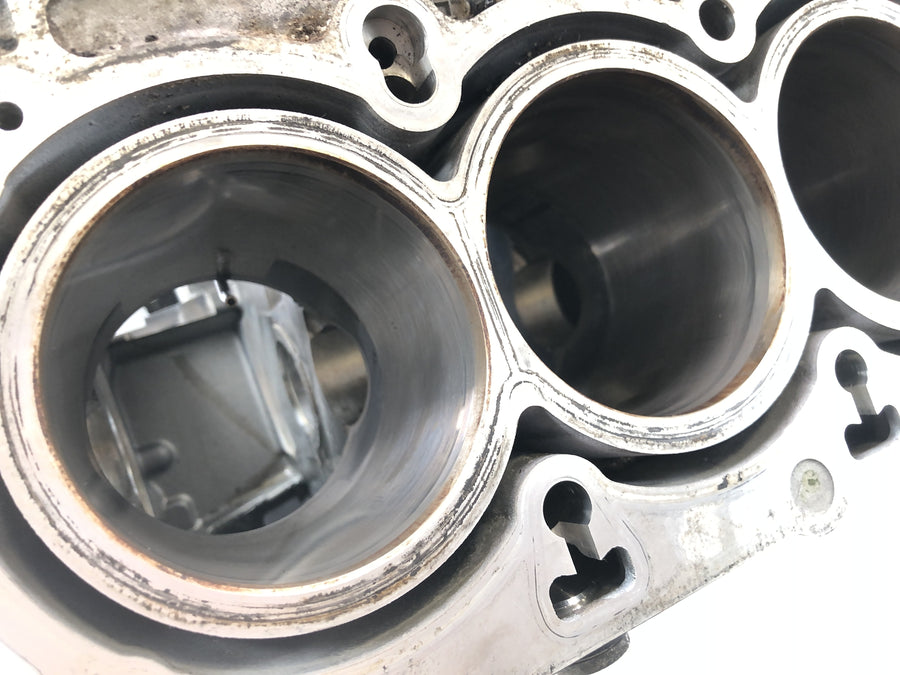BMW K 1200 S K12S [2004] - Engine housing with piston engine block piston