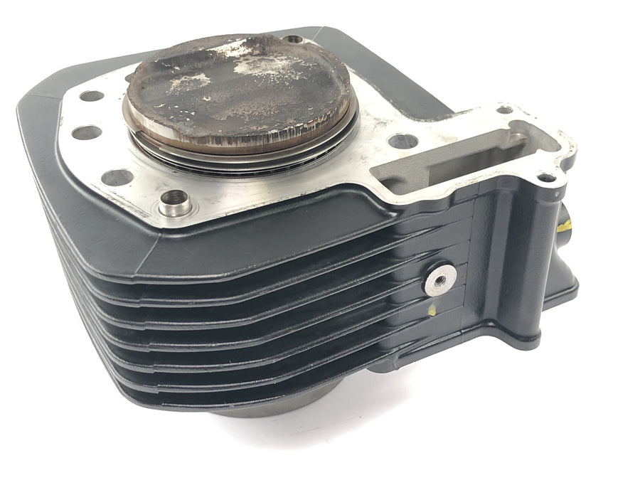 Moto Guzzi Stelvio 1200 8V [2016] - cylinder with piston on the left