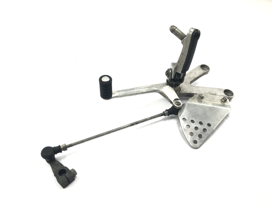 Honda CBR 900 RR Fireblade SC33 [2000] - Front left footrest Driver's footrest with gear lever and linkage