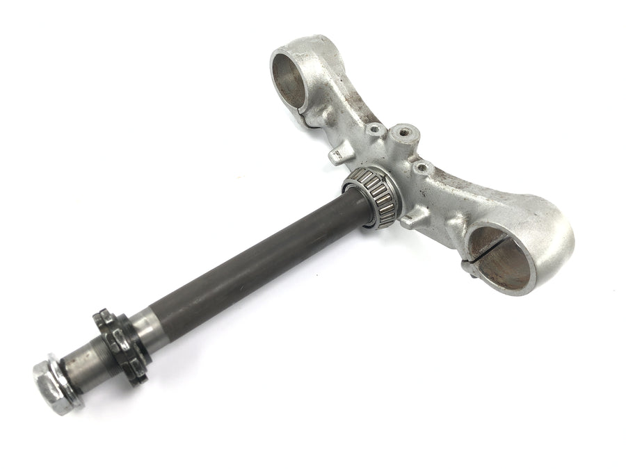 Kawasaki Zephyr 750 ZR750C [1994] - Lower fork bridge steering head bridge