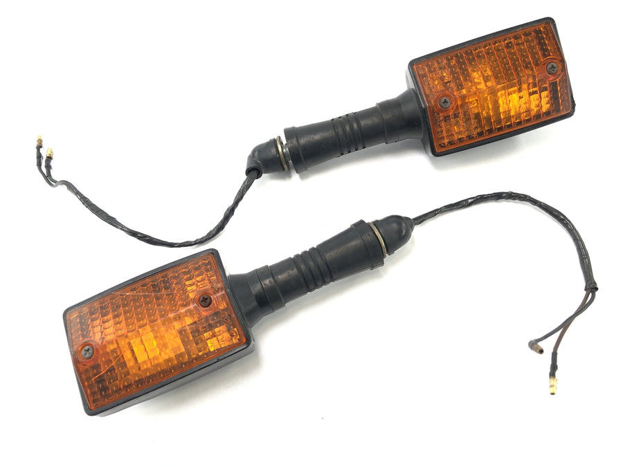 Yamaha XT 600 43F [1985] - turn signal blinker light on the left and right