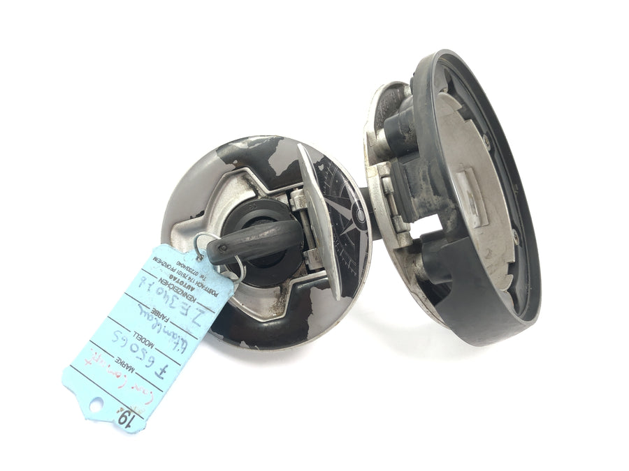 BMW F 650 GS R13 [2002] - locksmith with fork bridge at the top tank lock ignition lock
