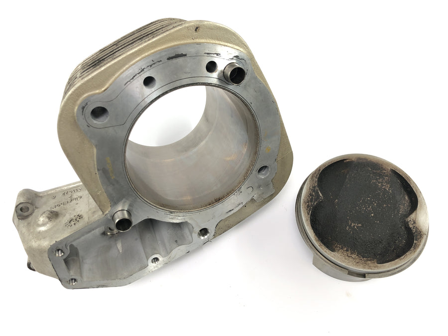 BMW R 1100 RT 259 [1999] - cylinder with piston on the left