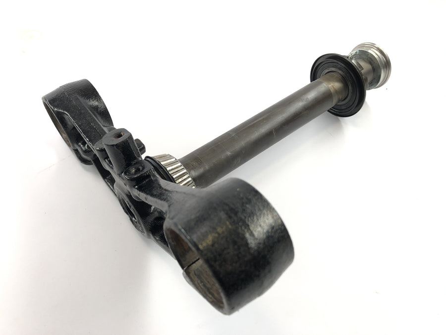 Kawasaki GPZ 1100 ZXT10E [1997] - fork bridge below control head pipe