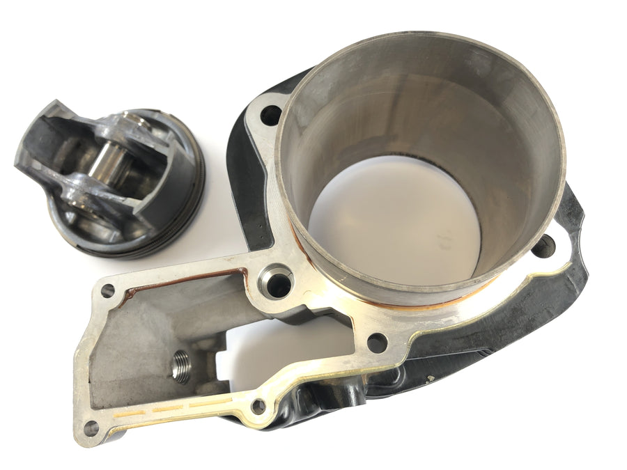 BMW R 1200 C 259c [1997] - cylinder with piston right