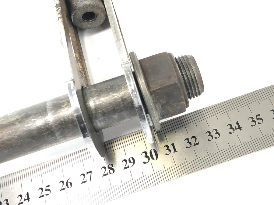 Suzuki GSX-R 1100 W GU75 C [1994] - Rear wheel axle axle with chain tensioner