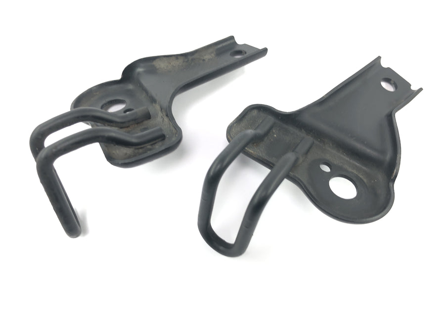 Triumph Daytona 900 T300D [1996] - Rear indicator mount, luggage hook