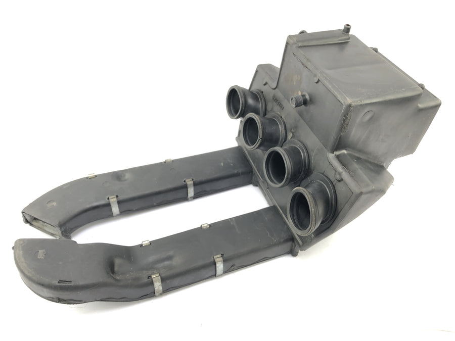 Kawasaki GPZ 1000 RX [1987] - Air filter box airbox