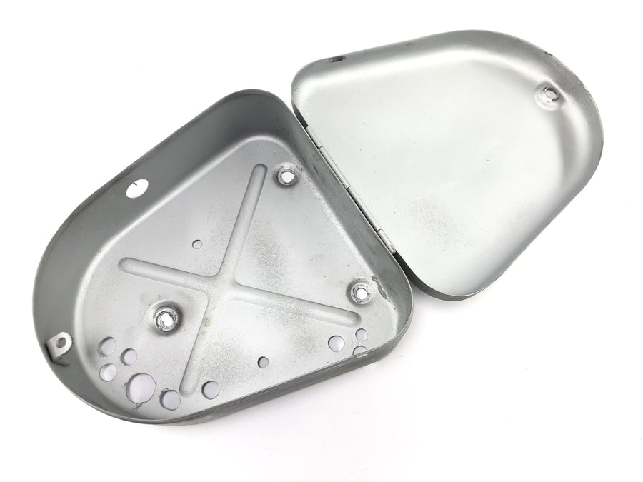 Moto Guzzi V7 Special [1971] - Storage compartment tool compartment