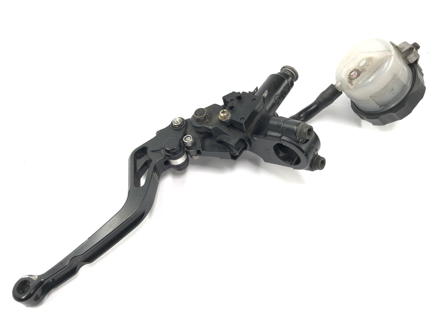 Yamaha YZF R1 RN09 [2003] - Brake pump brake lever at the front