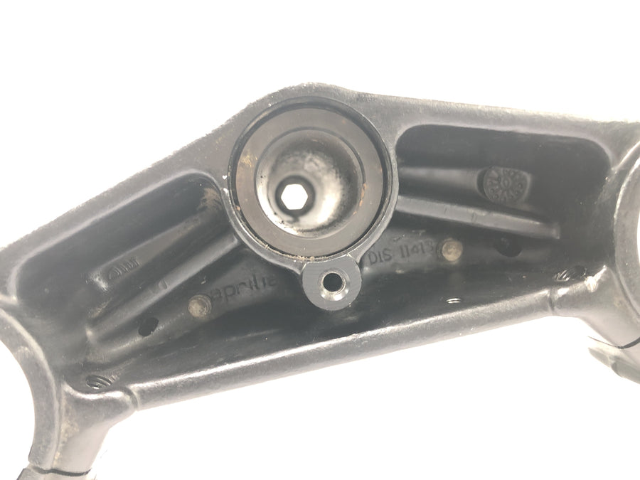 Aprilia RSV 1000 RP Mille [2001] - lower fork bridge