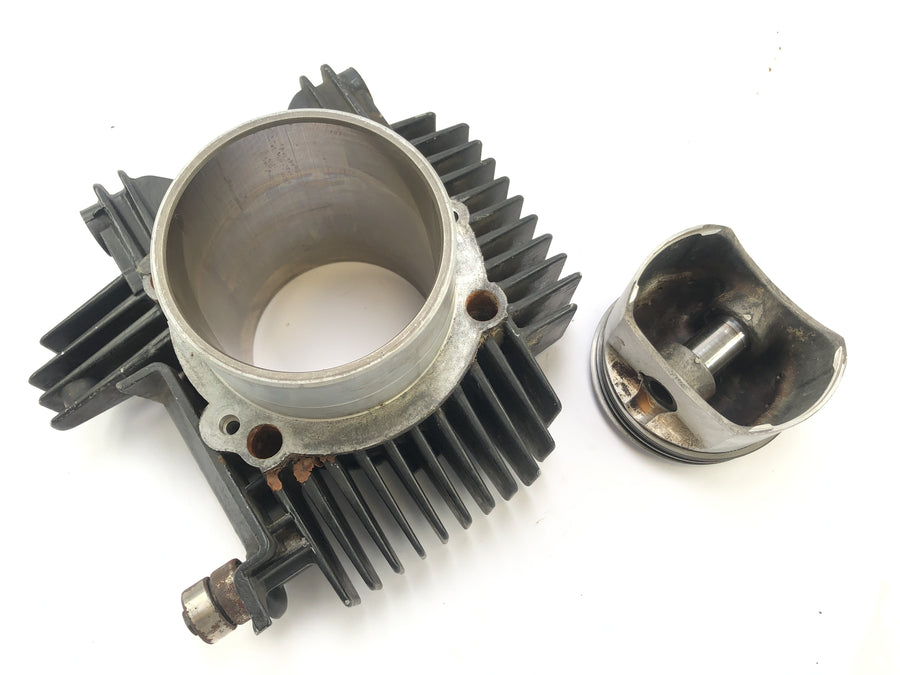 Cagiva elefant 650 [1984] - cylinder with pistons in front