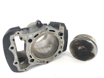 Kawasaki VN 1600 Mean Streak VNT60B [2005] - Front cylinder with piston