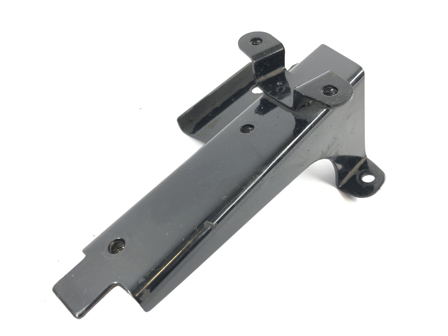 Kawasaki VN 1600 Mean Streak VNT60B [2005] - Bracket regulator