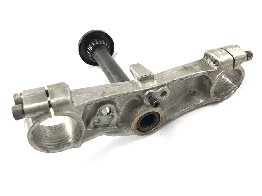 Suzuki GSX R 1100 GU74C [1987] - Lower fork bridge, steering head lower bridge, head tube