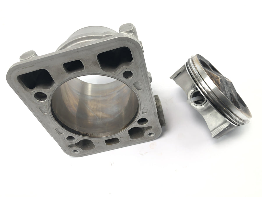 Ducati Monster S4R M4 [2004] - Cylinder with rear piston