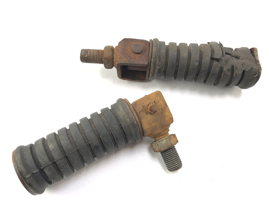 Yamaha XT 500 1U6 [1981] - Footrests and passenger footrests damaged