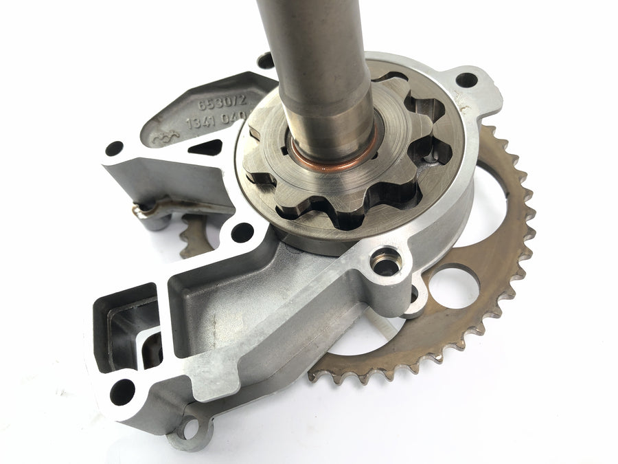 BMW R 1150 R R21 [2003] - oil pump with oil pump shaft and housing