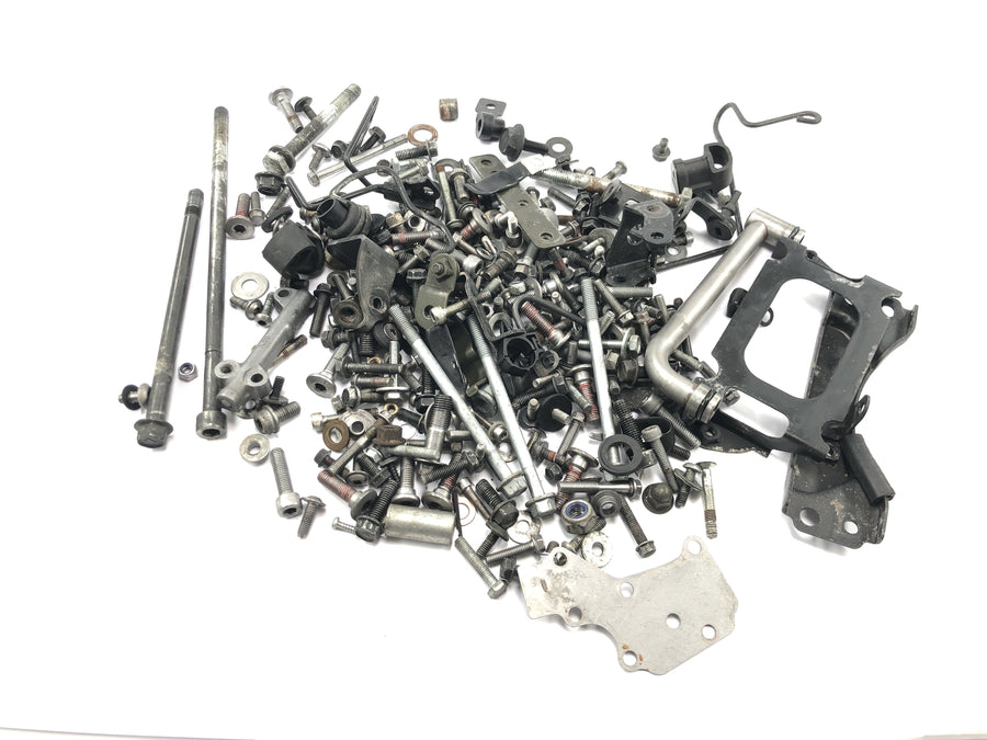 Kawasaki Versys KLE 650 A [2006] - leftover parts and screws mixed lot