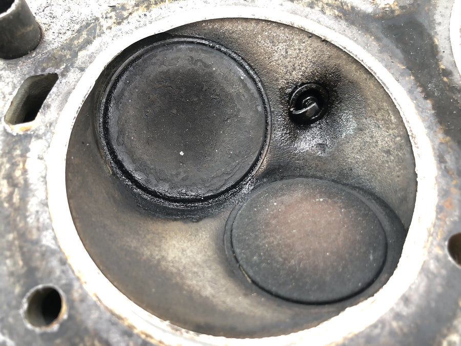 Honda GL 1000 Goldwing GL1 [1978] - Cylinder head on the left