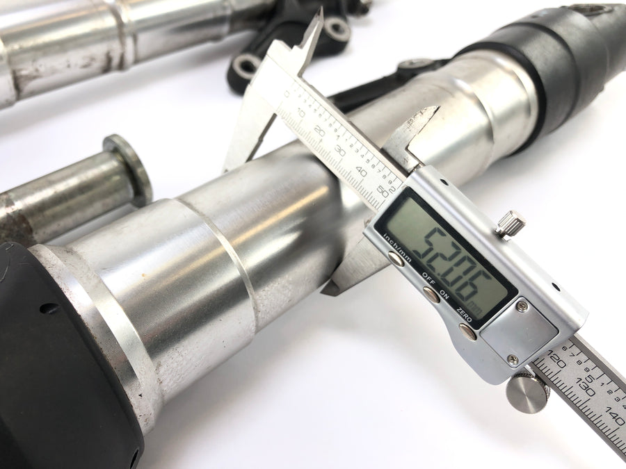 Triumph Daytona 955i T595 [1999] - Fork Telescopic fork with axle