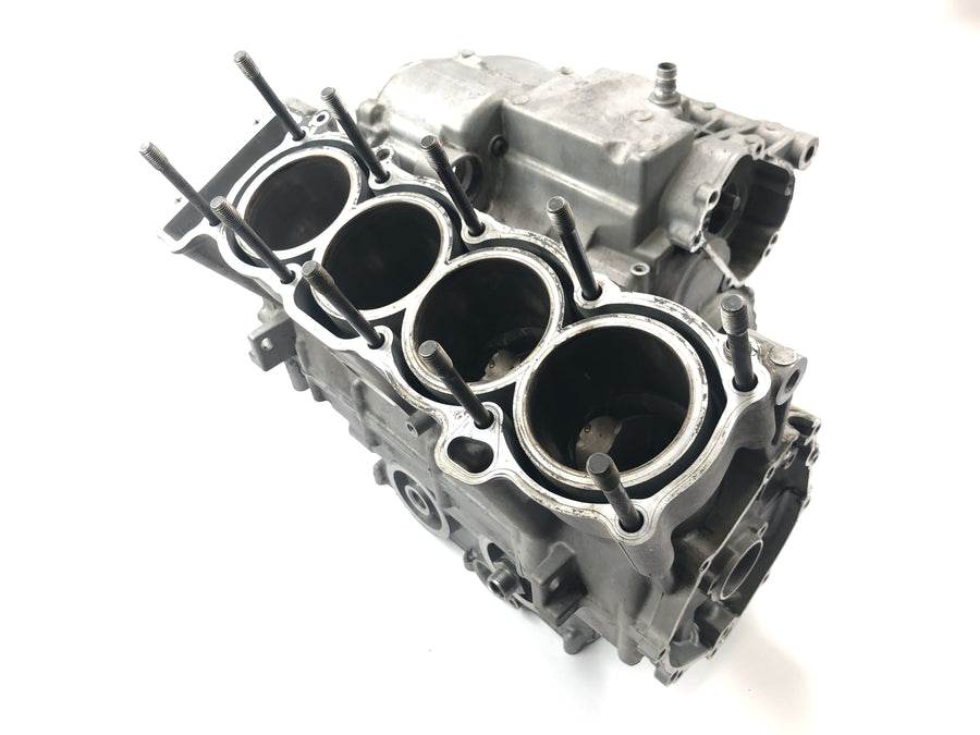 Yamaha YZF R1 RN04 [2001] - Engine block engine housing crankcase without pistons