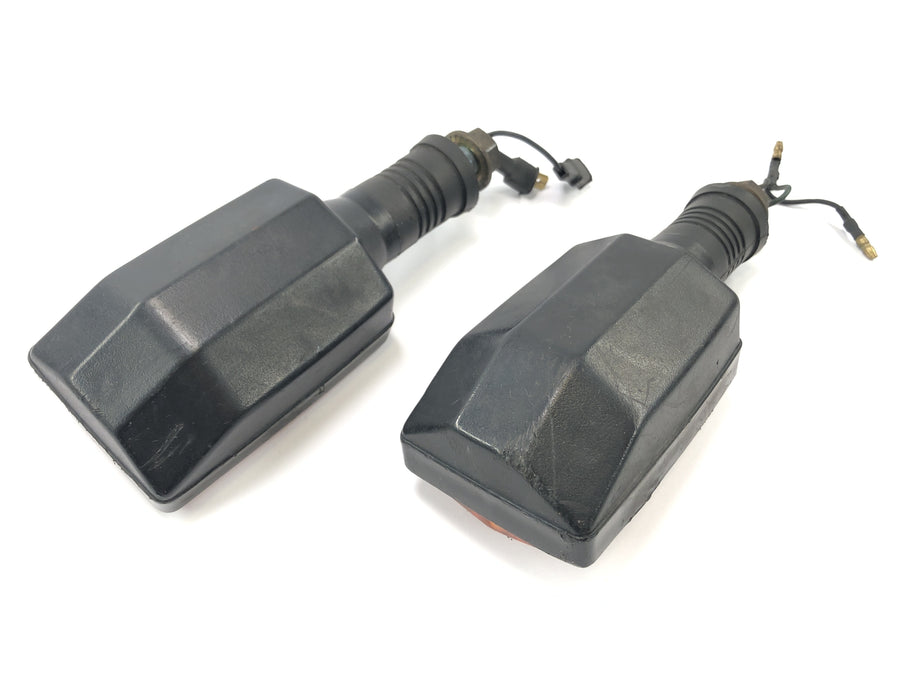 Yamaha XT 600 43F [1985] - turn signal flashing light flashing lights on the right and left