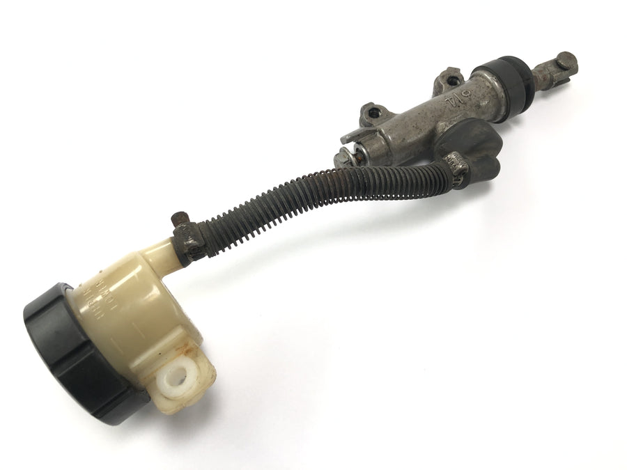 Kawasaki Z 1100 KZT10A [1984] - brake pump at the back foot brake pump