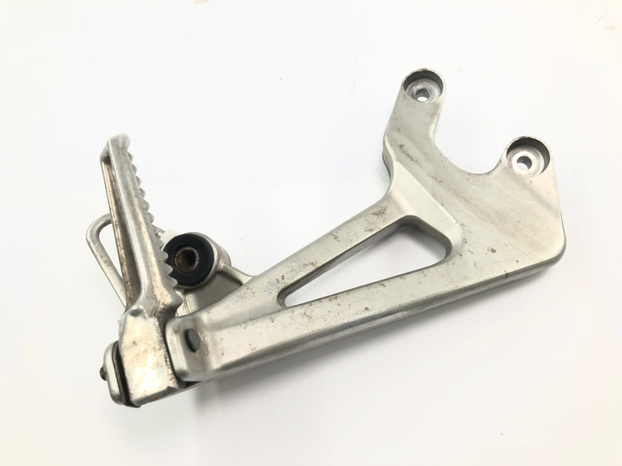 Honda VFR 800 FI RC46 [1999] - Footrest, passenger footrest, rear right footrest holder