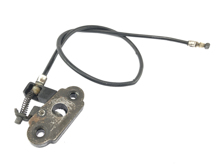 Triumph Daytona 900 T300 [1993] - seat lock with Bowden train