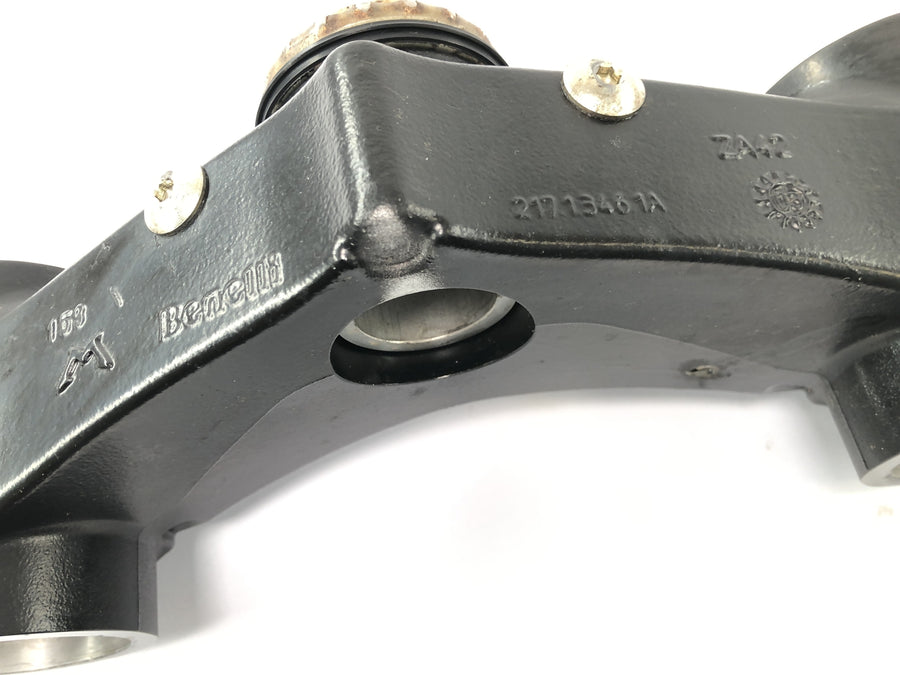Benelli TNT 1130 [2009] - lower fork bridge