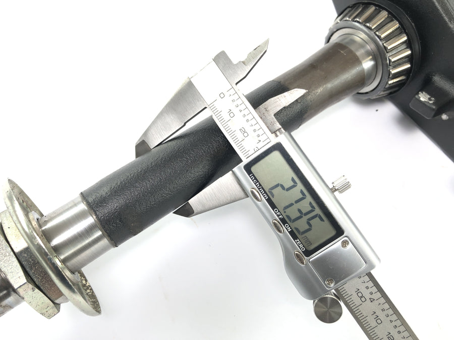 Triumph Daytona 900 T300 [1993] - fork bridge below