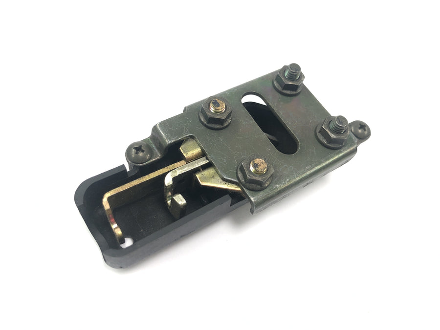 Yamaha YZF R1 RN04 [2001] - Seat lock rear seat lock