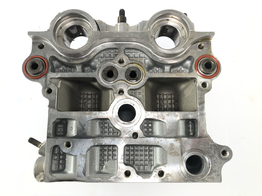 Ducati 999 H4 [2003] - cylinder head at the back