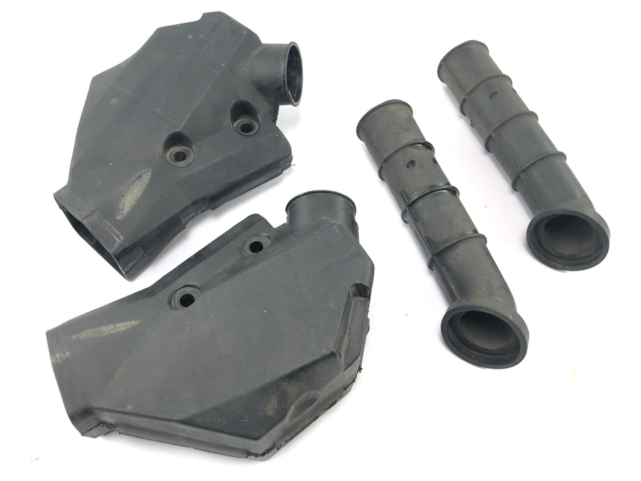 Triumph Daytona 900 T300D [1996] - Air filter box airbox intake funnel air guide