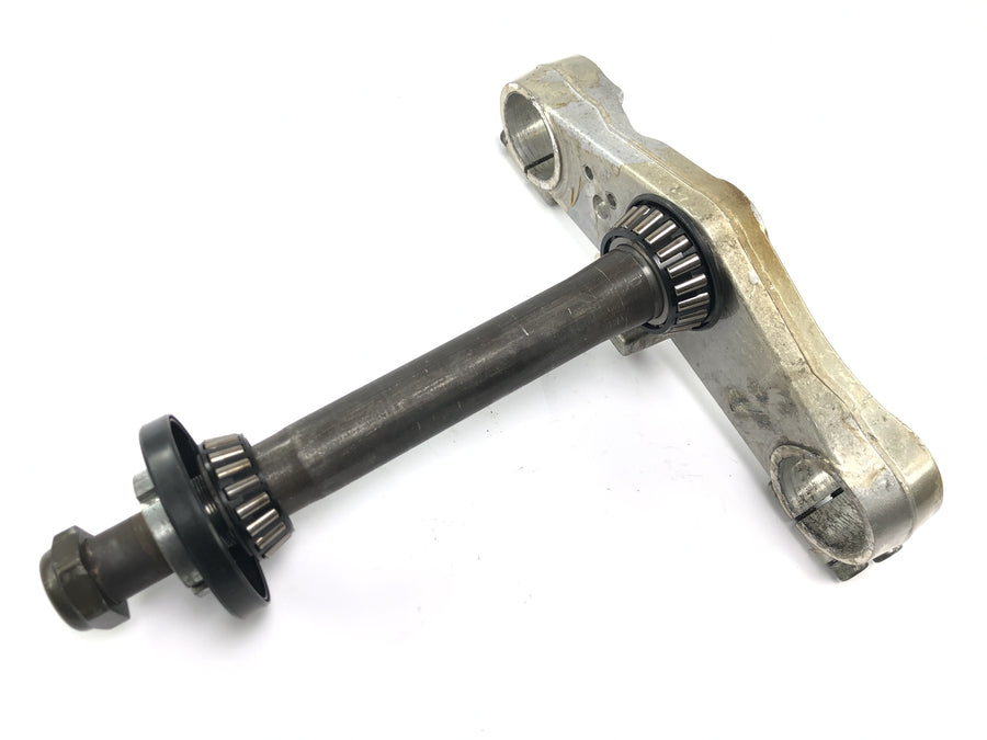 Suzuki GSX R 1100 GU74C [1987] - Lower fork bridge, steering head lower bridge, head tube