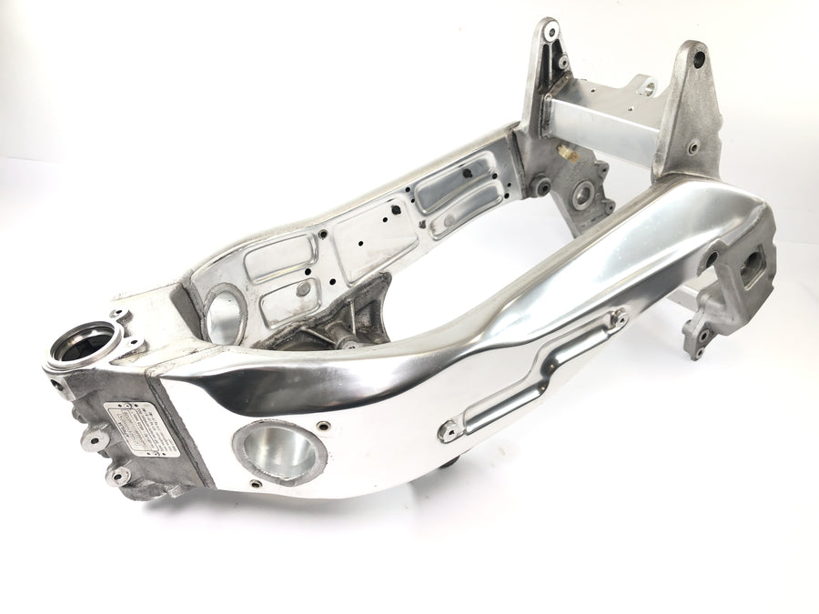 Aprilia RSV 1000 RP Mille [2001] - frame with papers
