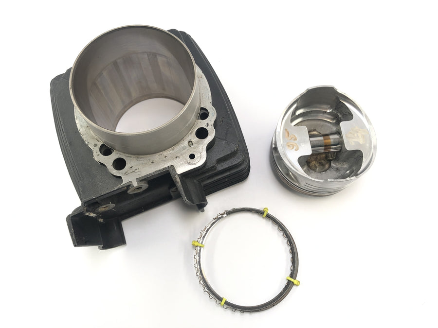 Ducati 900 SS [1991] - Cylinder with vertical piston