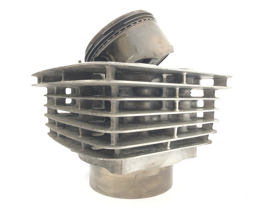 Honda NX 650 RD02 [1989] - cylinder with pistons