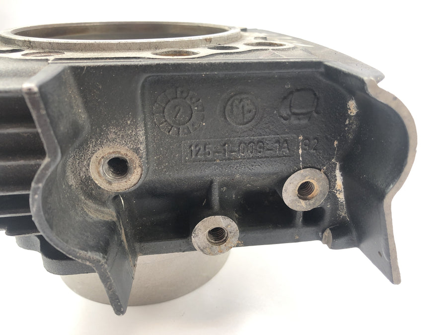 Ducati 900 SS [1991] - Cylinder with vertical piston