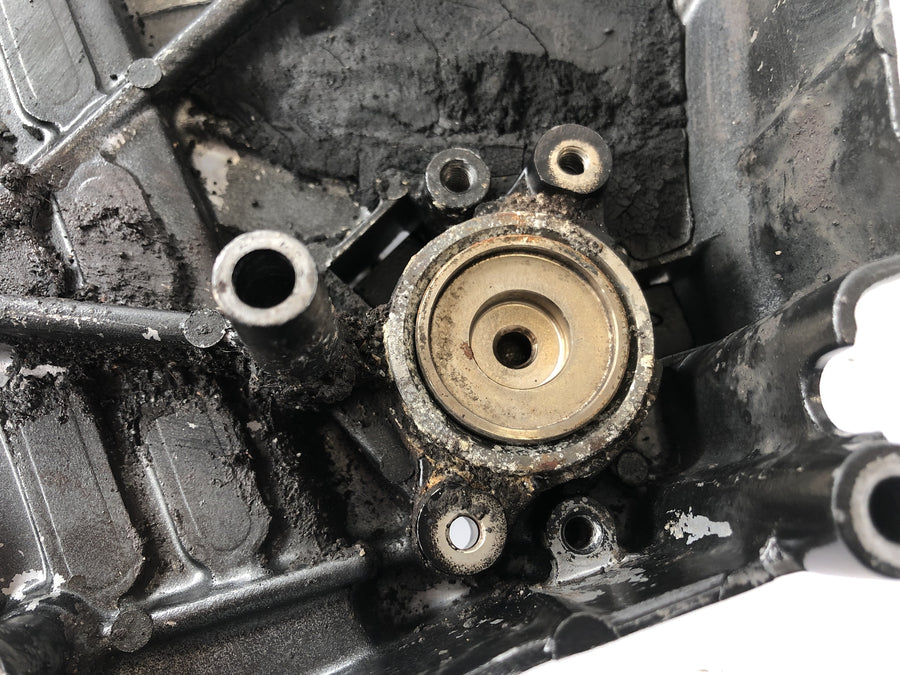 Suzuki Bandit 1200 GV75A [1998] - Engine cover left pinion cover clutch slave