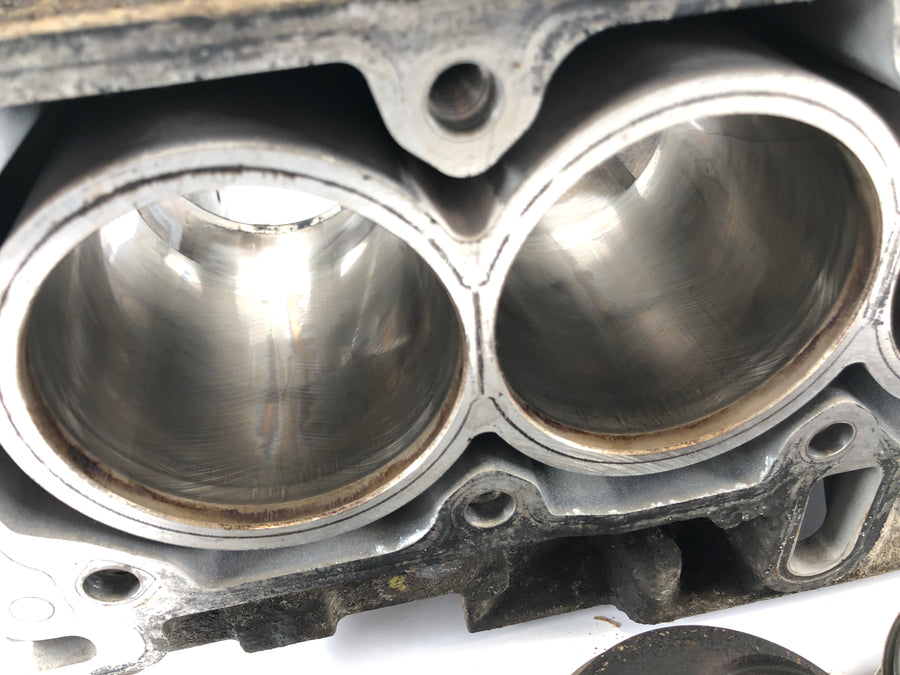 BMW K 1200 RS [2002] - Engine housing cylinder and piston