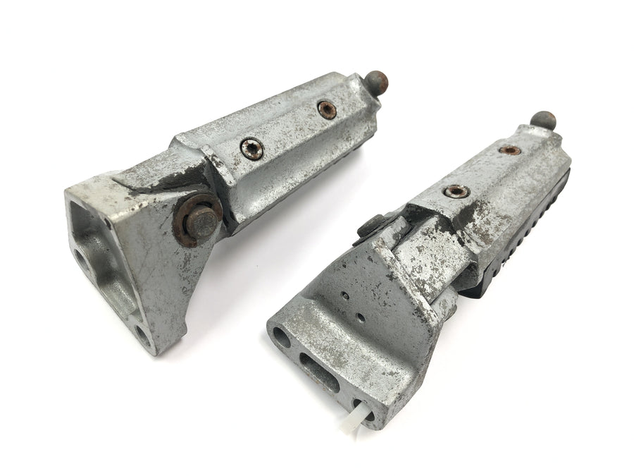 Kawasaki GPZ 1000 RX [1987] - Footrests Driver footrests pair