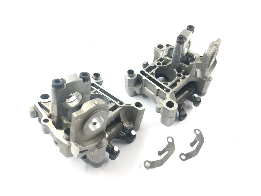 BMW R 1200 GS R12 K25 [2004] - rocker arm bracket pair of camshaft bearing bracket valve train