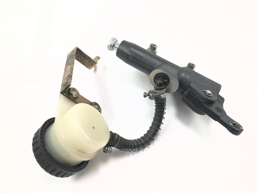 Moto Guzzi California 1100 EV KD [1998] - Rear brake pump rear wheel brake cylinder