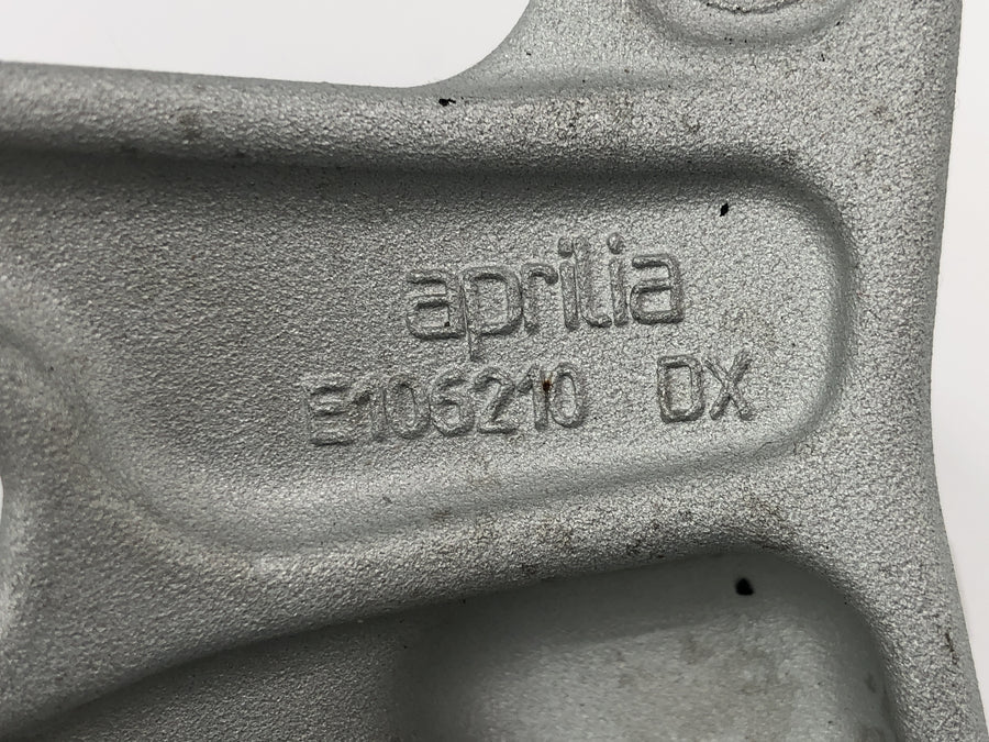 Aprilia RSV 1000 R [2004] - Passenger footrests with rear footrest system holder left and right