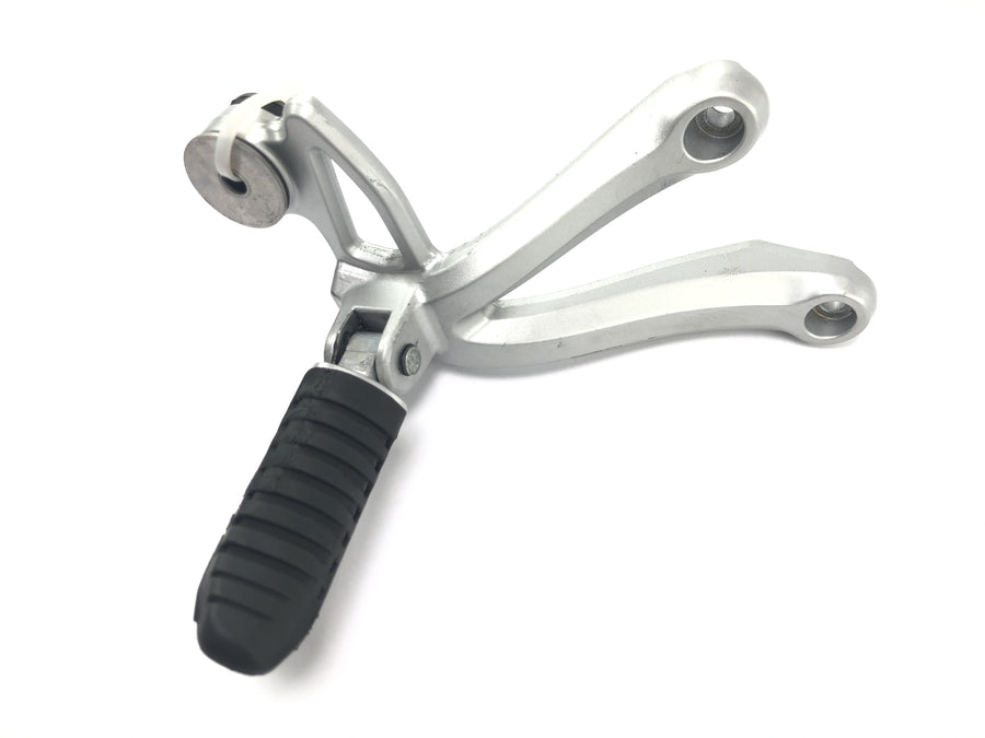 Suzuki GSF 1250 SA Bandit WVCH [2007] - Footrest passenger footrest system rear right