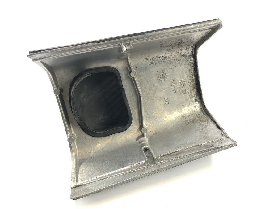 BMW R 60/5 [1973] - Air filter cover above engine cover